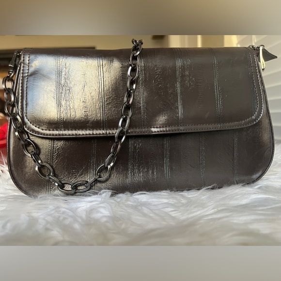 Leslie Fay Handbags - Leslie Fay Vintage brown detachable chain strap Leather shoulder bag